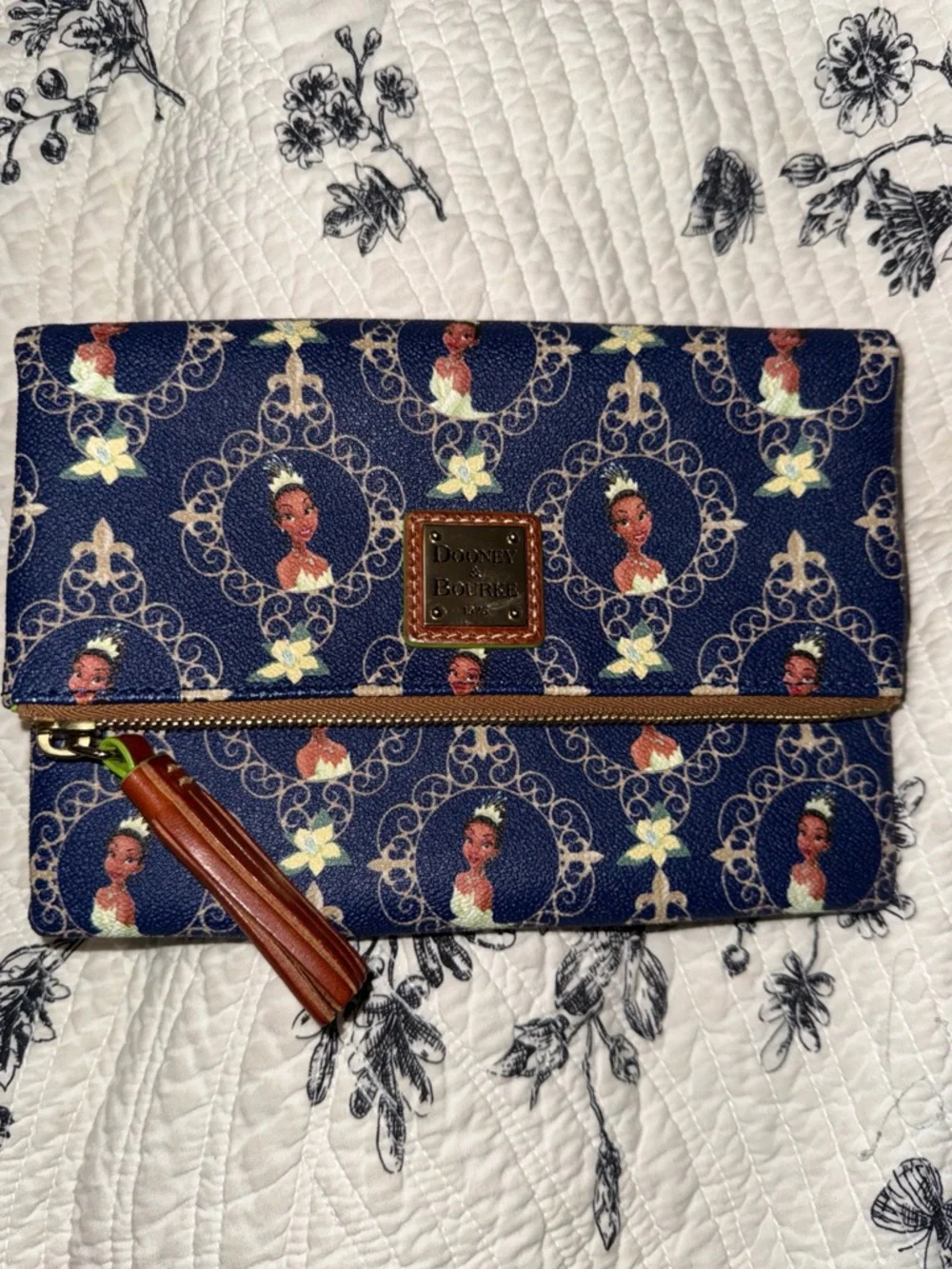 Tiana Disney Dooney and Bourke clutch or crossbody purse - Picture 13 of 14